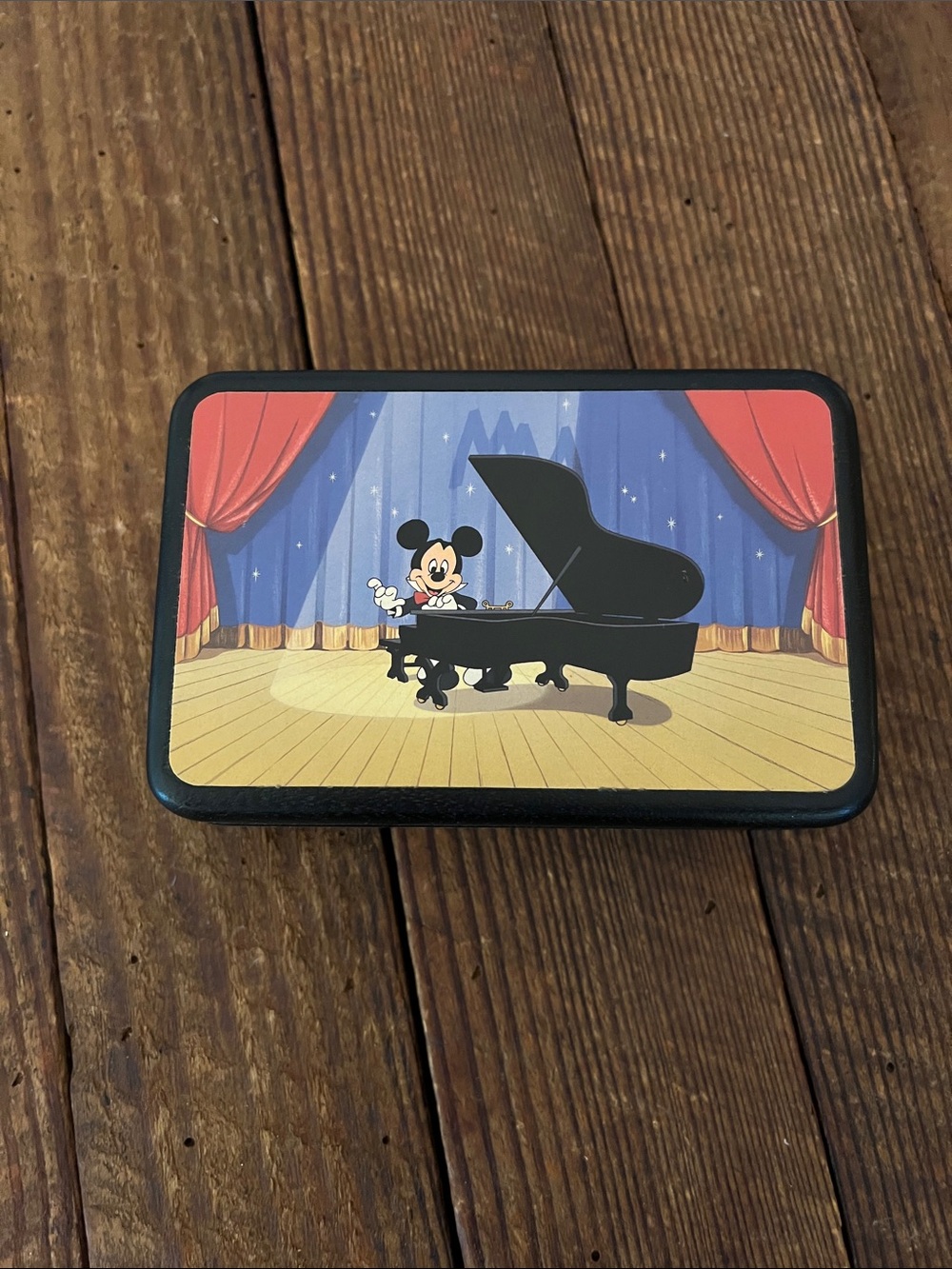 Disneyana 1995 Music Box with bow tie "Everybody Neat and Pretty."